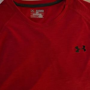 Men UA tshirt